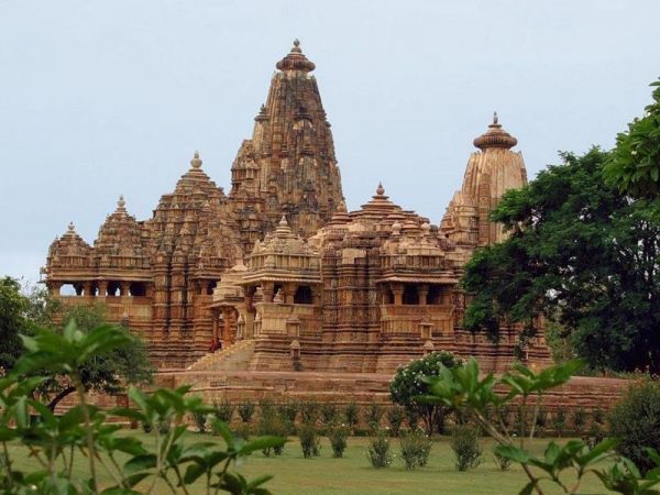 Древний храм в Индии